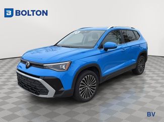 Certified 2025 Volkswagen Taos SE w/ Panoramic Sunroof Package video 1