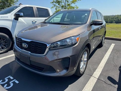 Used 2019 Kia Sorento FWD w/ LX Convenience Package image 3