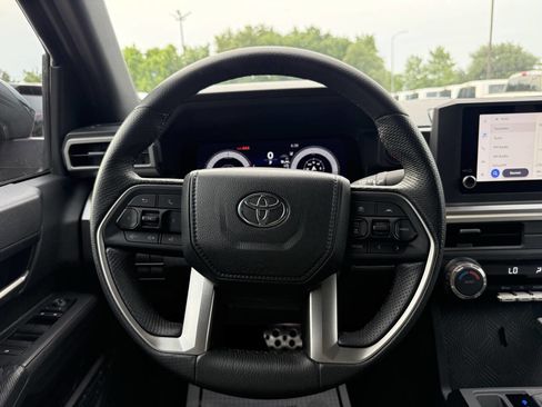 Used 2024 Toyota Tacoma TRD Sport AWD/4WD image 22