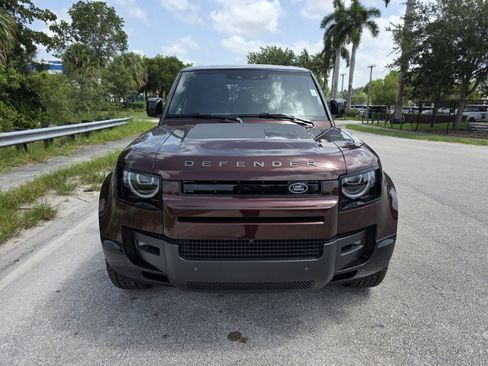 New 2026 Land Rover Defender 90 X-Dynamic SE AWD/4WD image 8