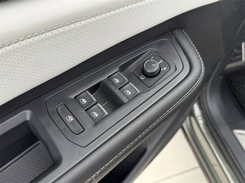 New 2026 Volkswagen Atlas Cross Sport SEL Premium R-Line image 11