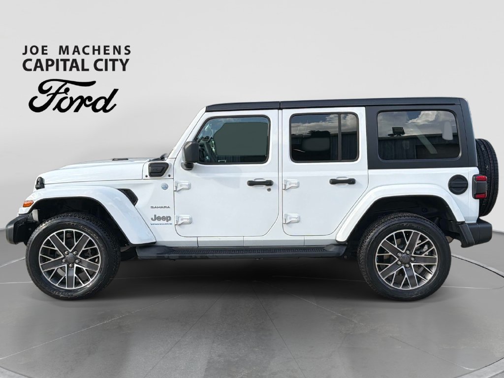 Used 2023 Jeep Wrangler Unlimited Sahara w/ Cold Weather Group AWD/4WD image 8