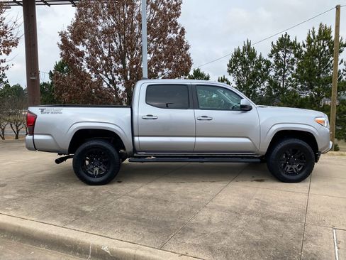 Used 2021 Toyota Tacoma SR w/ SR Convenience Package image 7