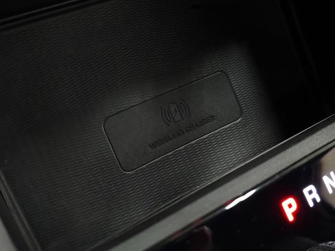 Used 2024 Jeep Grand Cherokee Limited w/ Luxury Tech Group II image 35