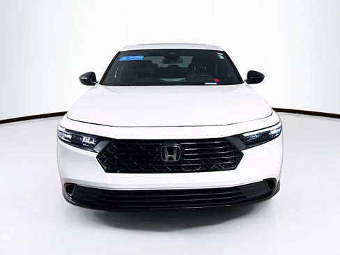 Used 2023 Honda Accord Sport image 3