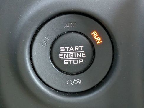 Used 2020 Jeep Gladiator Sport image 31