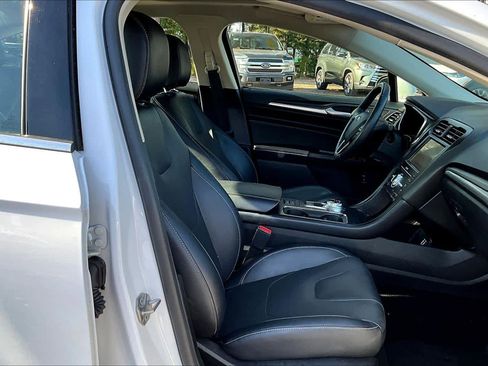 Used 2020 Ford Fusion Energi Titanium image 8