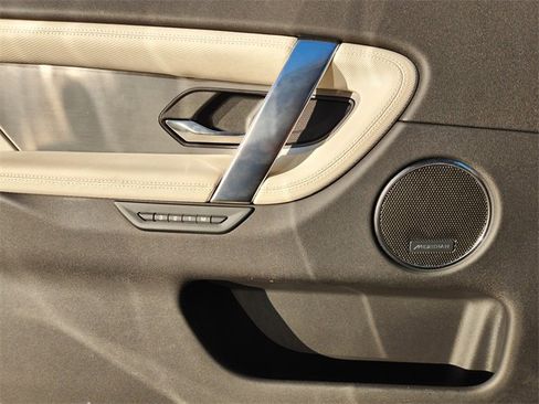 Used 2025 Land Rover Discovery Sport Dynamic SE image 22