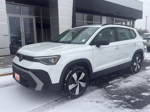 Used 2025 Volkswagen Taos S image 9