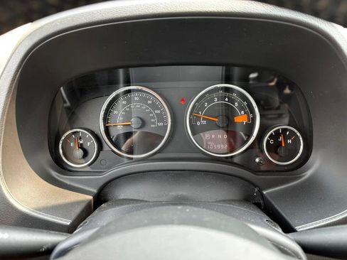 Used 2016 Jeep Compass Latitude image 10