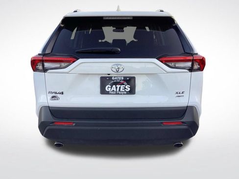 Used 2025 Toyota RAV4 XLE AWD/4WD image 10