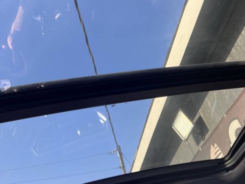 Used 2022 BMW X4 xDrive30i w/ Parking Assistance Package image 21