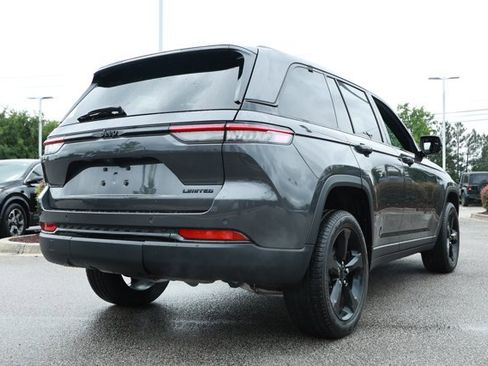 Used 2024 Jeep Grand Cherokee Limited w/ Black Appearance Package RWD image 6