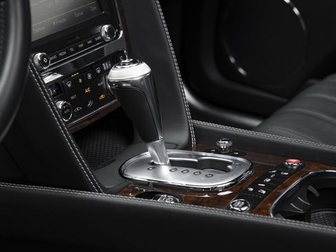 Used 2014 Bentley Flying Spur W12 image 37