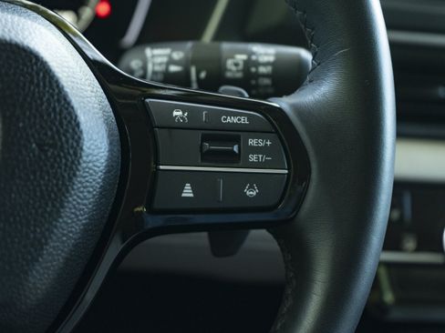 Used 2025 Honda Pilot EX-L image 21
