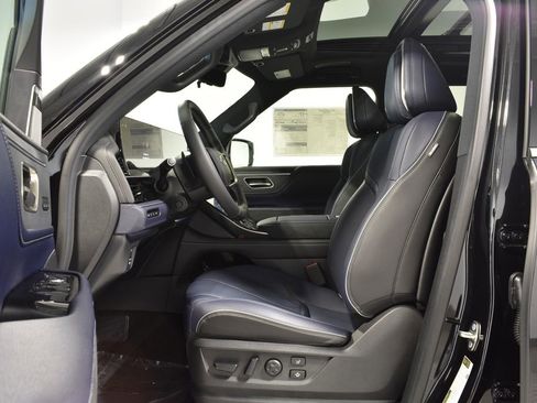 New 2026 INFINITI QX80 4WD w/ Sport Exterior Package image 11