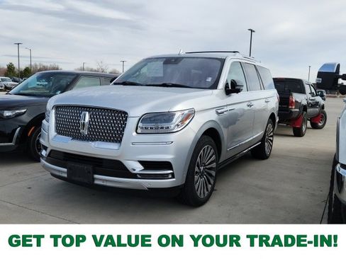 Used 2019 Lincoln Navigator Reserve image 1