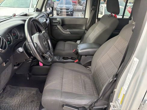 Used 2012 Jeep Wrangler Unlimited Sport image 5