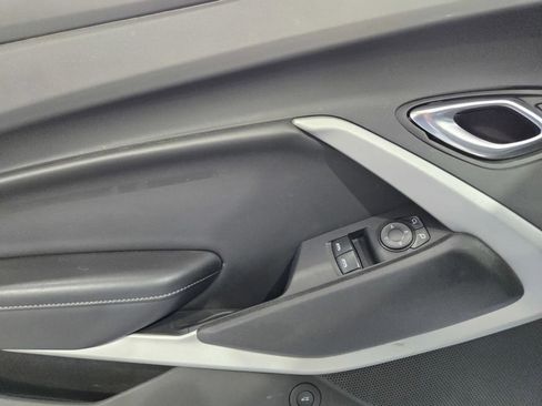 Used 2020 Chevrolet Camaro LT RWD image 9