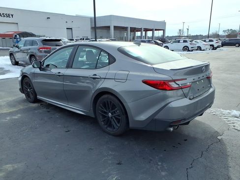 Used 2025 Toyota Camry SE w/ Multimedia Upgrade Package image 5