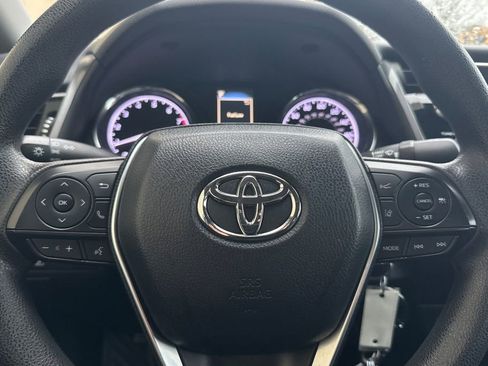 Used 2019 Toyota Camry LE image 18