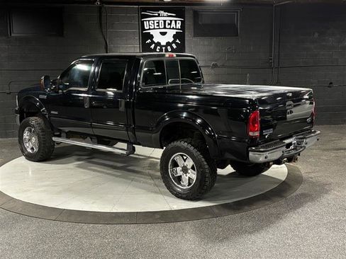 Used 2005 Ford F350 Lariat image 3