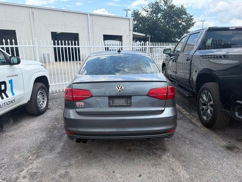 Used 2018 Volkswagen Jetta GLI FWD image 19