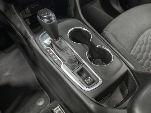 Used 2021 Chevrolet Equinox LT image 25