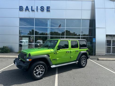 Used 2025 Jeep Wrangler Unlimited Sport AWD/4WD image 1