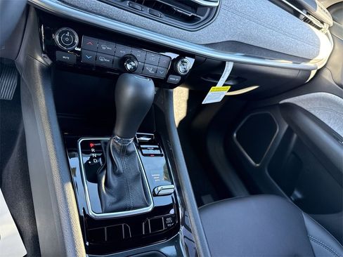 New 2026 Jeep Compass Latitude image 19