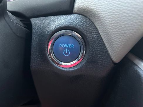 Used 2021 Toyota RAV4 XLE Premium AWD/4WD image 31