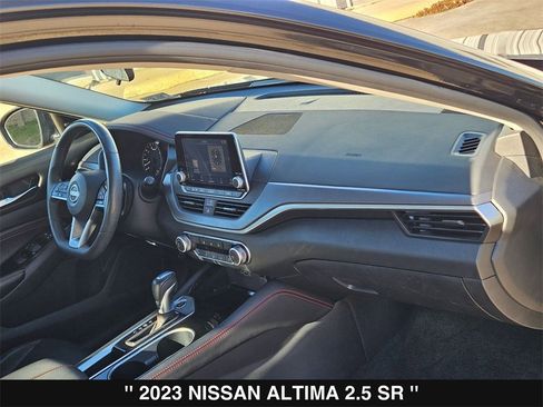 Used 2023 Nissan Altima 2.5 SR image 29