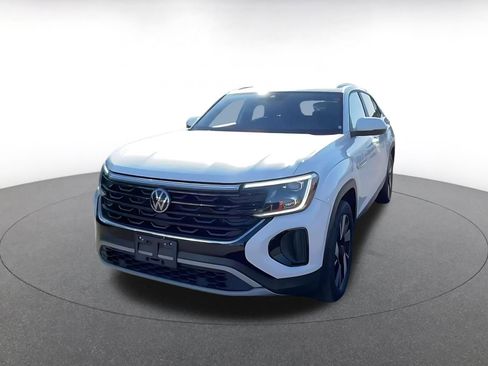 Used 2025 Volkswagen Atlas Cross Sport SE image 7