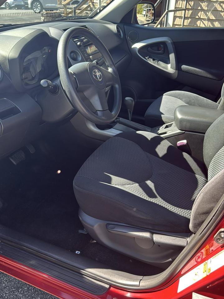Used 2007 Toyota RAV4 Sport FWD image 2