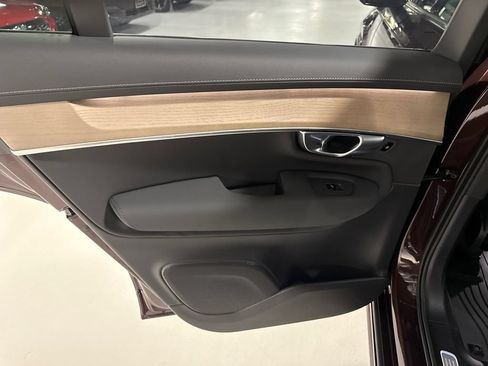Certified 2026 Volvo XC90 B5 Plus w/ Protection Package Premier AWD/4WD image 21