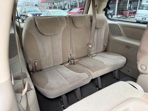 Used 2012 Kia Sedona LX image 13