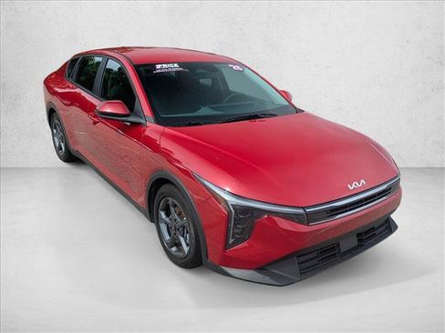 Used 2025 Kia K4 FWD image 3
