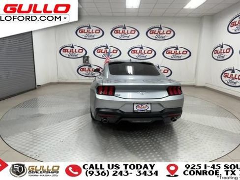 Used 2025 Ford Mustang Coupe RWD image 7
