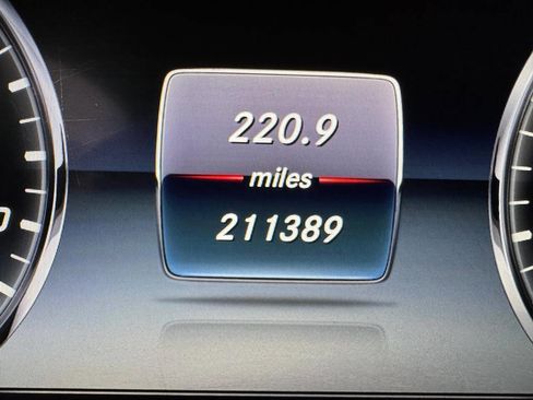 Used 2015 Mercedes-Benz S 550 4MATIC Sedan image 26