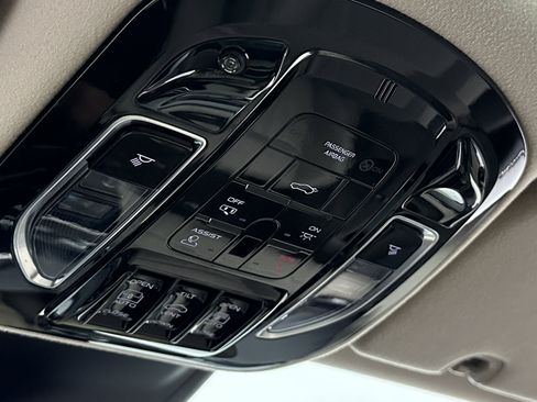 Used 2023 Maserati Grecale GT image 28