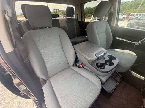 Used 2017 RAM 2500 Tradesman w/ Chrome Appearance Group AWD/4WD image 6