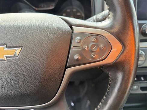 Used 2022 Chevrolet Colorado Z71 w/ Z71 Midnight Edition image 16