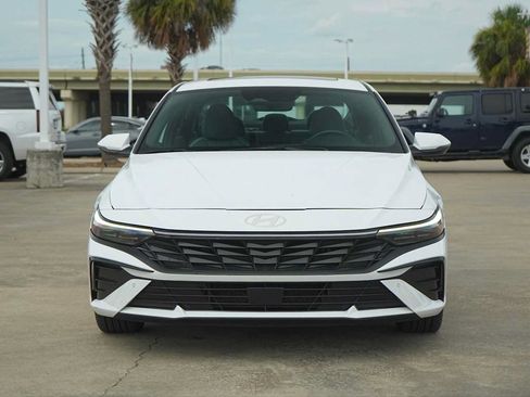 Used 2024 Hyundai Elantra Limited FWD image 6