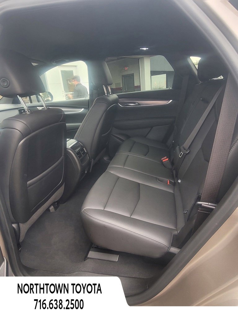 Used 2022 Cadillac XT5 Luxury w/ LPO, Floor Liner Package AWD/4WD image 19