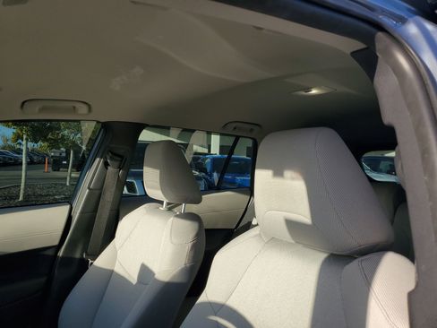 Used 2024 Toyota Corolla Cross L image 23