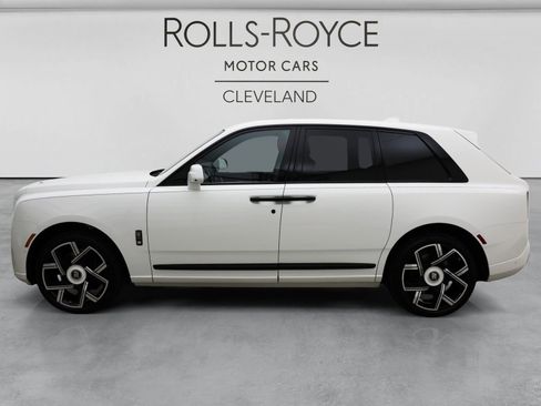 Certified 2025 Rolls-Royce Cullinan Black Badge AWD/4WD image 22