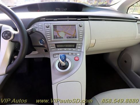 Used 2014 Toyota Prius Four w/ Solar Roof Package image 18