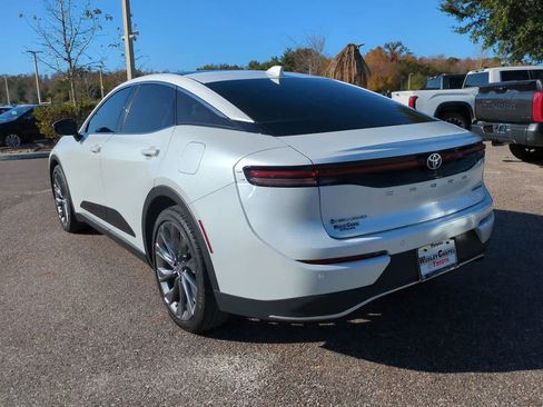 Used 2024 Toyota Crown Limited image 4