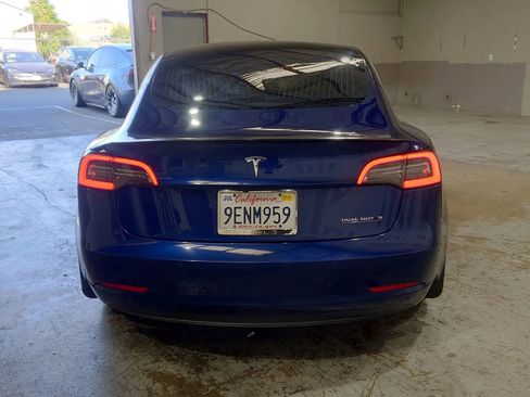 Used 2018 Tesla Model 3 Performance image 5