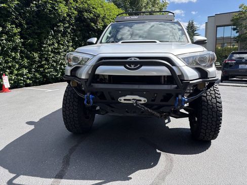 Used 2016 Toyota 4Runner Trail Premium AWD/4WD image 2